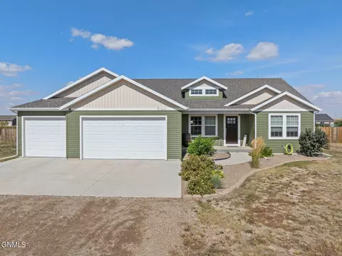 13661 Cherry St NW, Williston, ND 58801 photo 1