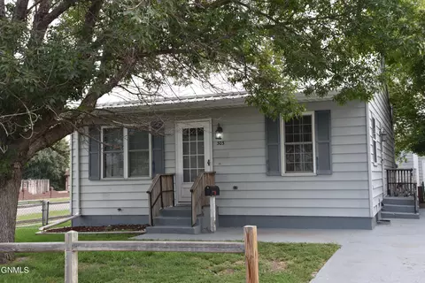 303 11 St S, Bismarck, ND 58504
