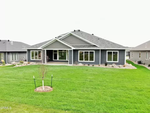 1710 Community Lp, Bismarck, ND 58503 photo 2