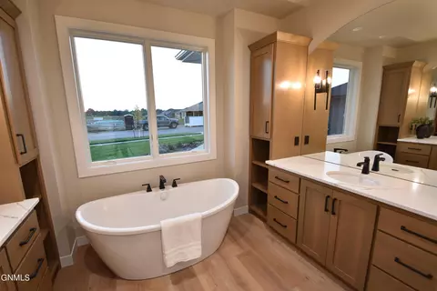 1710 Community Lp, Bismarck, ND 58503 photo 18