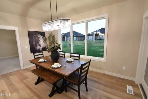 1710 Community Lp, Bismarck, ND 58503 photo 13