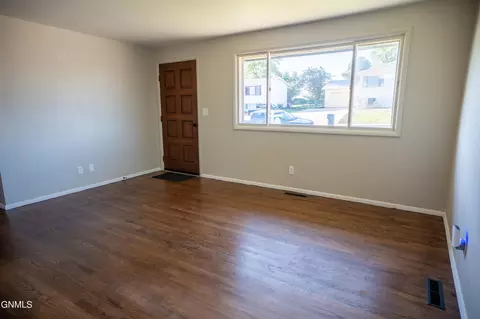 Living - 602 12th St NW, Mandan, ND 58554 photo 1 of 3