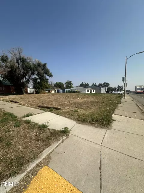 524 2nd St W, Williston, ND 58801 photo 3