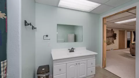Bath - 5141 Flatrock Loop, Bismarck, ND 58503 photo 4 of 4
