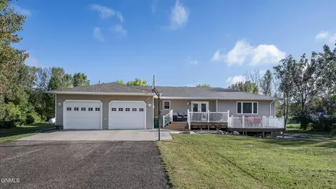 5141 Flatrock Loop, Bismarck, ND 58503
