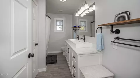 Bath - 5141 Flatrock Loop, Bismarck, ND 58503 photo 1 of 4