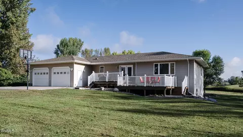 Exterior - 5141 Flatrock Loop, Bismarck, ND 58503 photo 2 of 10
