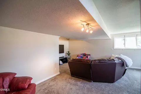 432 10th St E, Dickinson, ND 58601 photo 22