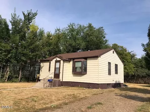Exterior - 518 12th Ave W, Williston, ND 58801 photo 4 of 4