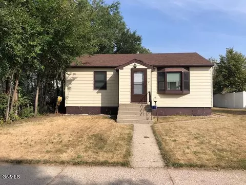 518 12th Ave W, Williston, ND 58801