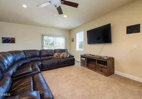 Living - 5612 Calvert Dr, Bismarck, ND 58503 photo 1 of 1