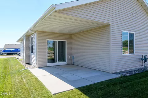 Exterior - 5612 Calvert Dr, Bismarck, ND 58503 photo 2 of 2