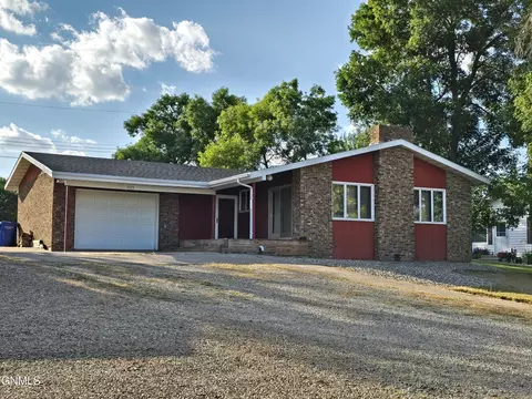 505 2nd Ave NE, Beulah, ND 58523
