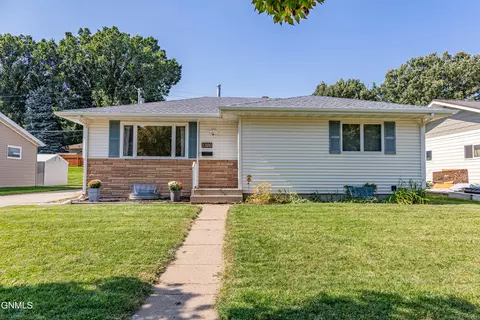 1300 Meredith Dr, Bismarck, ND 58501