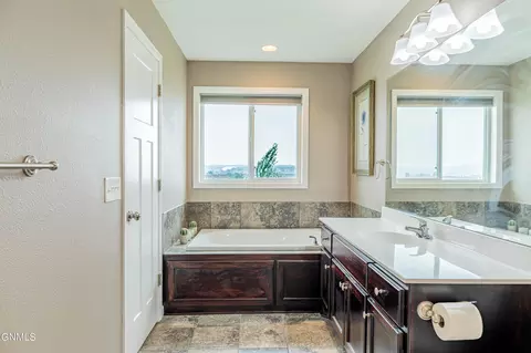 2721 E Calgary Ave, Bismarck, ND 58503 photo 28