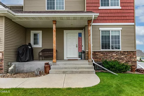 2721 E Calgary Ave, Bismarck, ND 58503 photo 4