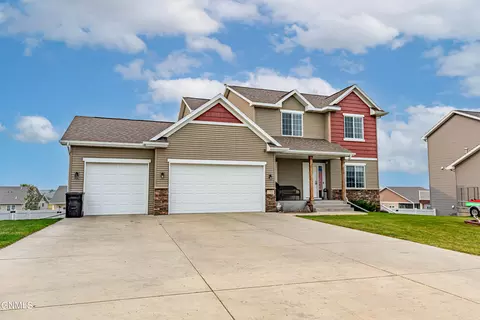 2721 E Calgary Ave, Bismarck, ND 58503 photo 2