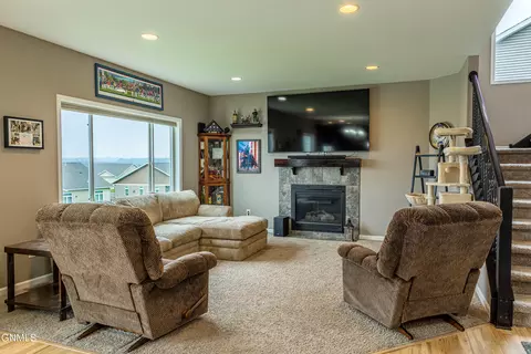 2721 E Calgary Ave, Bismarck, ND 58503 photo 8