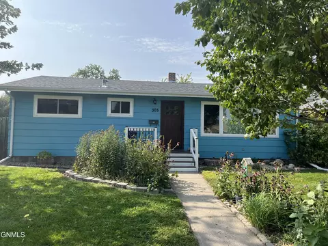 305 14th Ave NE, Jamestown, ND 58401