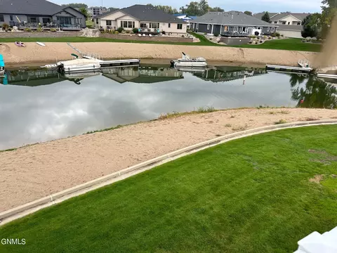 2318 Lexi Loop SE, Mandan, ND 58554 photo 21