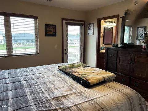 2318 Lexi Loop SE, Mandan, ND 58554 photo 10