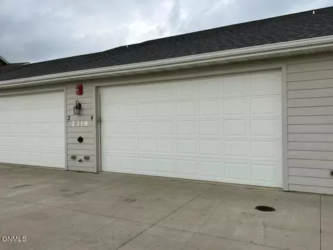 2318 Lexi Loop SE, Mandan, ND 58554 photo 3