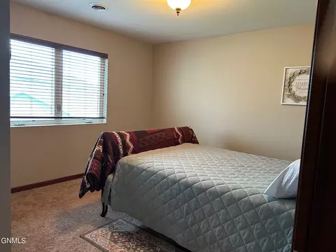 2318 Lexi Loop SE, Mandan, ND 58554 photo 18