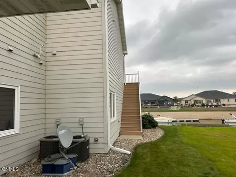 2318 Lexi Loop SE, Mandan, ND 58554 photo 12