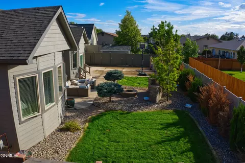 Exterior - 2213 15th Ave W, Williston, ND 58801 photo 5 of 11