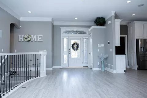 Entry Way - 2213 15th Ave W, Williston, ND 58801 photo 1 of 4