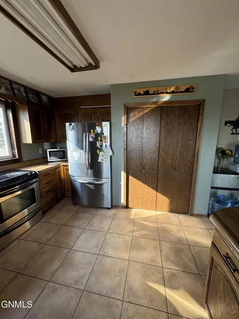 10191 County 1 Rd, Mcgregor, ND 58755 photo 16