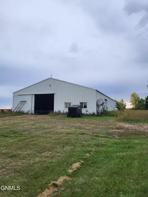 10191 County 1 Rd, Mcgregor, ND 58755 photo 2