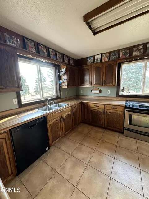 10191 County 1 Rd, Mcgregor, ND 58755 photo 18
