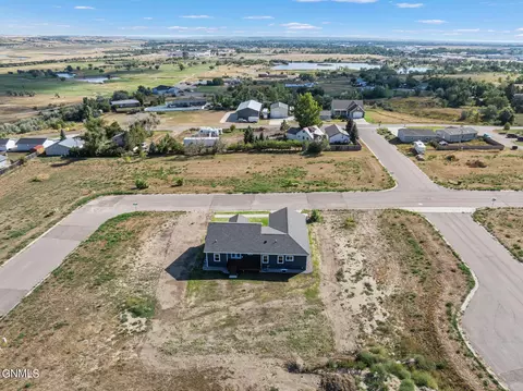 239 Crabapple Dr, Williston, ND 58801 photo 46