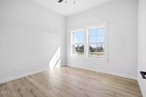 239 Crabapple Dr, Williston, ND 58801 photo 36