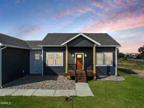 239 Crabapple Dr, Williston, ND 58801 photo 4