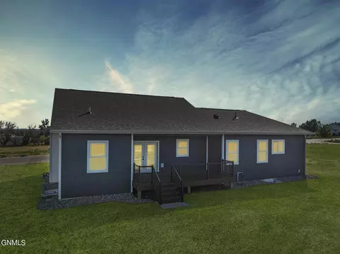 239 Crabapple Dr, Williston, ND 58801 photo 8