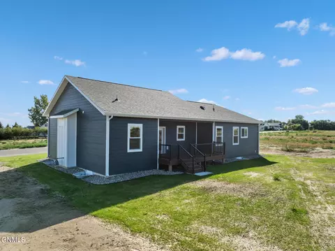 239 Crabapple Dr, Williston, ND 58801 photo 9