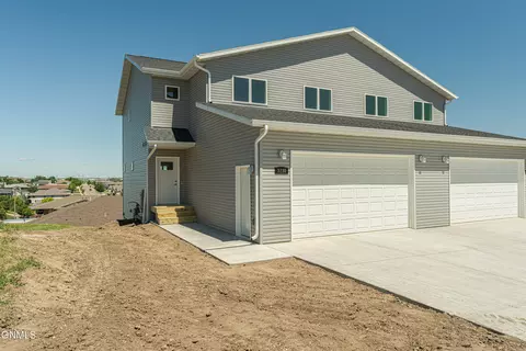 3230 Eastside Pl, Bismarck, ND 58501
