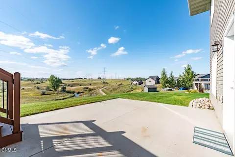 3916 Knudsen Loop, Bismarck, ND 58503 photo 36