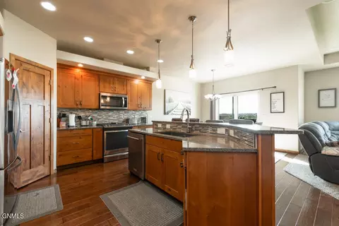 3916 Knudsen Loop, Bismarck, ND 58503 photo 10