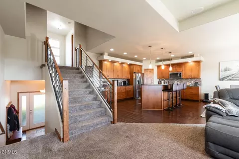 3916 Knudsen Loop, Bismarck, ND 58503 photo 4