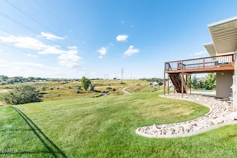 3916 Knudsen Loop, Bismarck, ND 58503 photo 35
