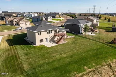 3916 Knudsen Loop, Bismarck, ND 58503 photo 43