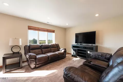 3916 Knudsen Loop, Bismarck, ND 58503 photo 26