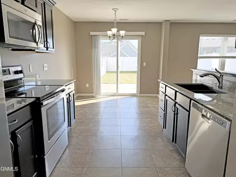 Kitchen - 4015 Normandy St, Bismarck, ND 58503 photo 4 of 6