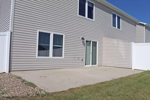 Exterior - 4015 Normandy St, Bismarck, ND 58503 photo 4 of 4