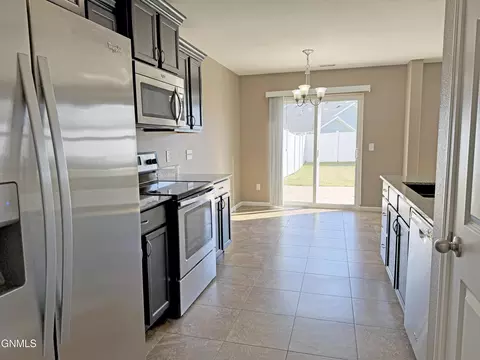 Kitchen - 4015 Normandy St, Bismarck, ND 58503 photo 3 of 6