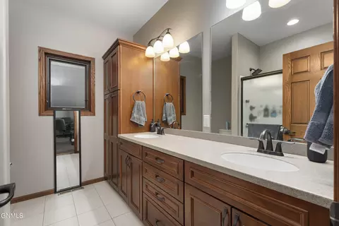 152 Duchess Dr, Bismarck, ND 58501 photo 15