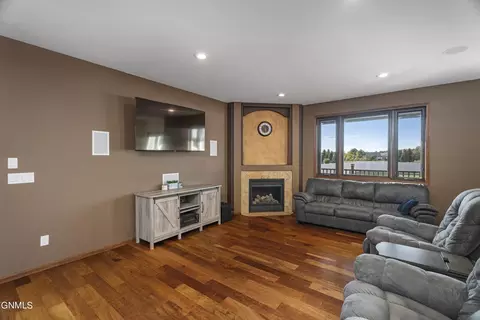 152 Duchess Dr, Bismarck, ND 58501 photo 6
